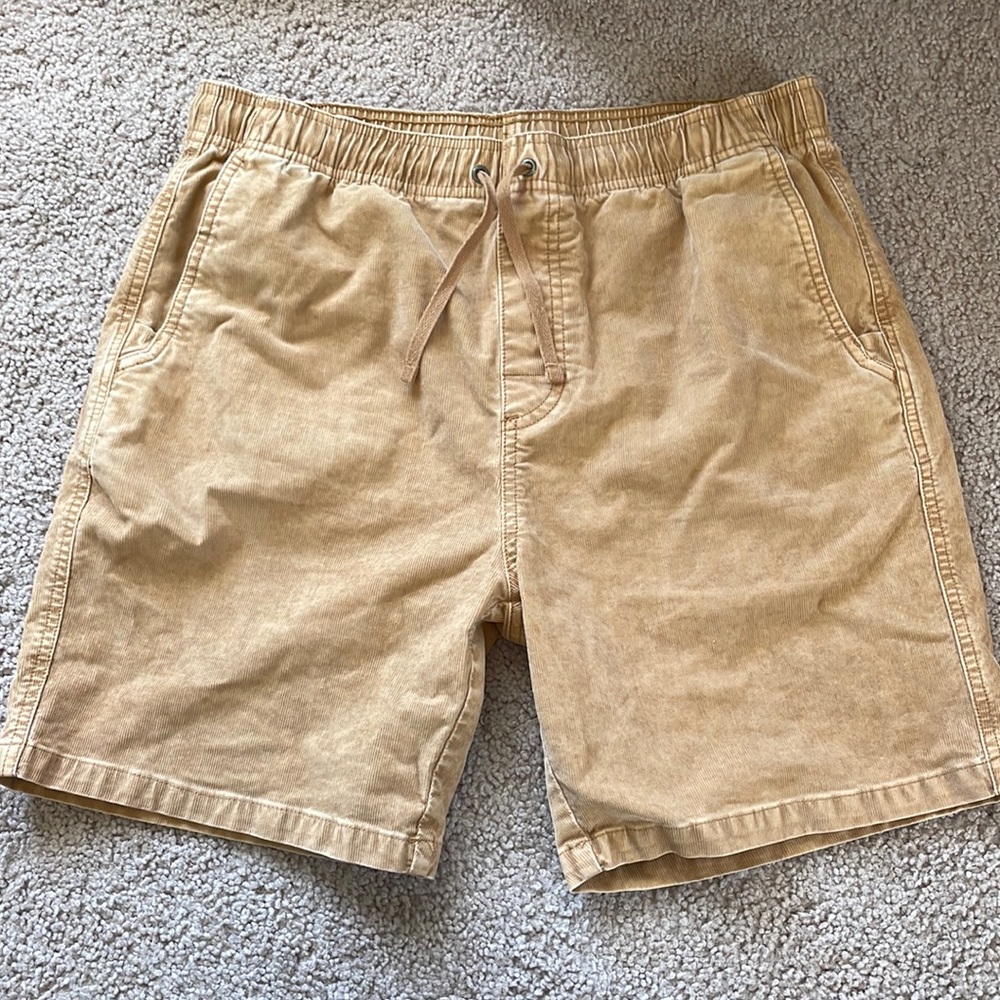 Very lightly worn, men’s medium prana shorts